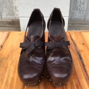 UGG platform tie front heels